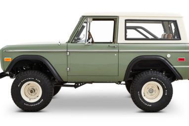Kelly Clarksons 1976 Ford Bronco
