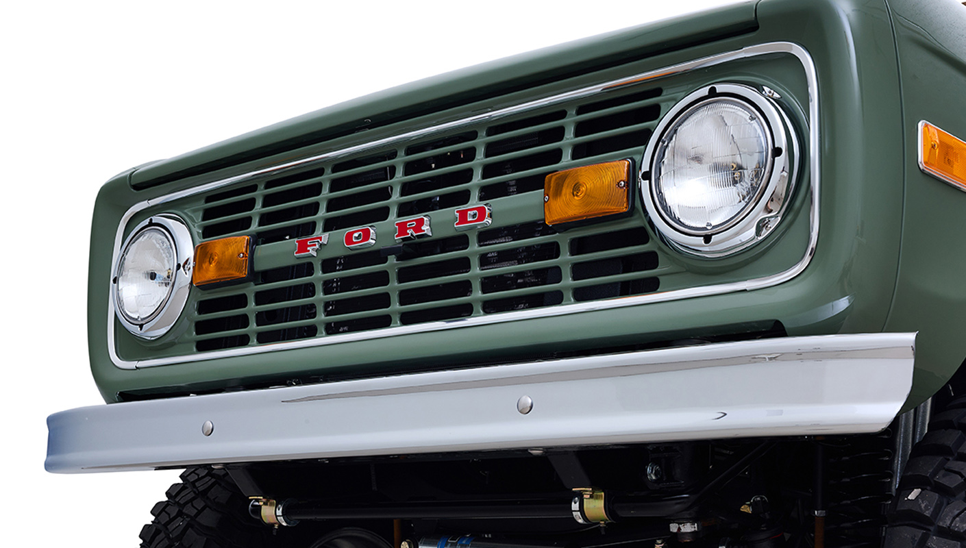 Ford Bronco 1973 Boxwood Green Coyote Series with Brown Soft Top Grille