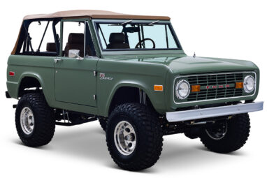 Ford Bronco 1974 Boxwood Green Coyote Series with Brown Soft Top