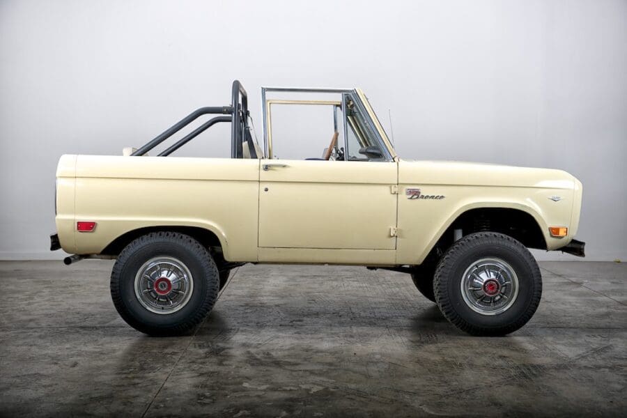 Ford Bronco generations Through The Years | Classic Ford Broncos