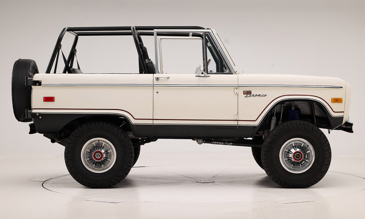 1971 Ford Bronco in Harvest Moon with Family Roll Cage and Factory Houndstooth Interior