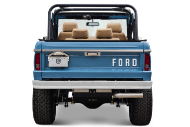 1970 Ford Bronco in Stars and Stripes Blue tailgate