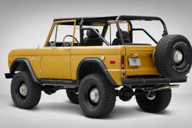 1966-Classic-Ford-Bronco-Goldenrod-302-Series-Driver-rear-3:4-423