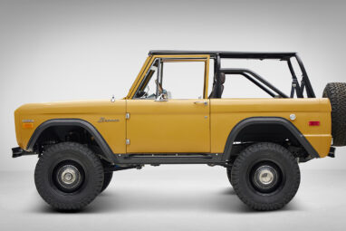 1966-Classic-Ford-Bronco-Goldenrod-302-Series-driver-side-423