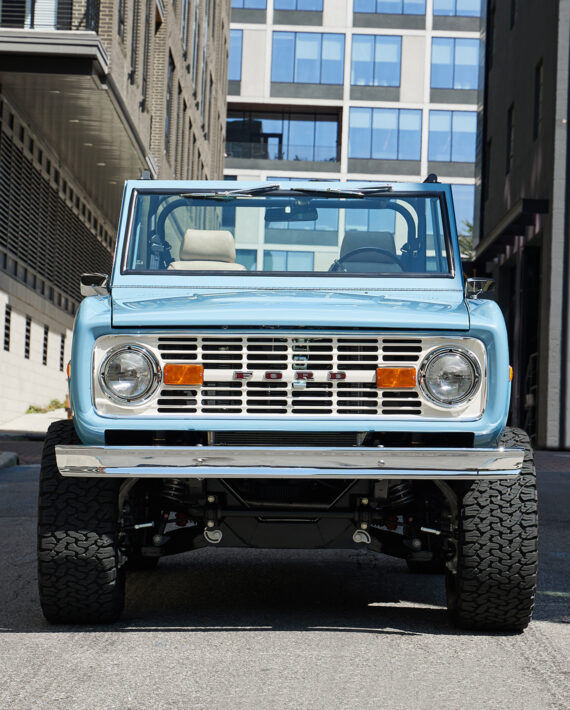 Ford-Bronco-1976-Frozen-Blue-Coyote_Series-0001